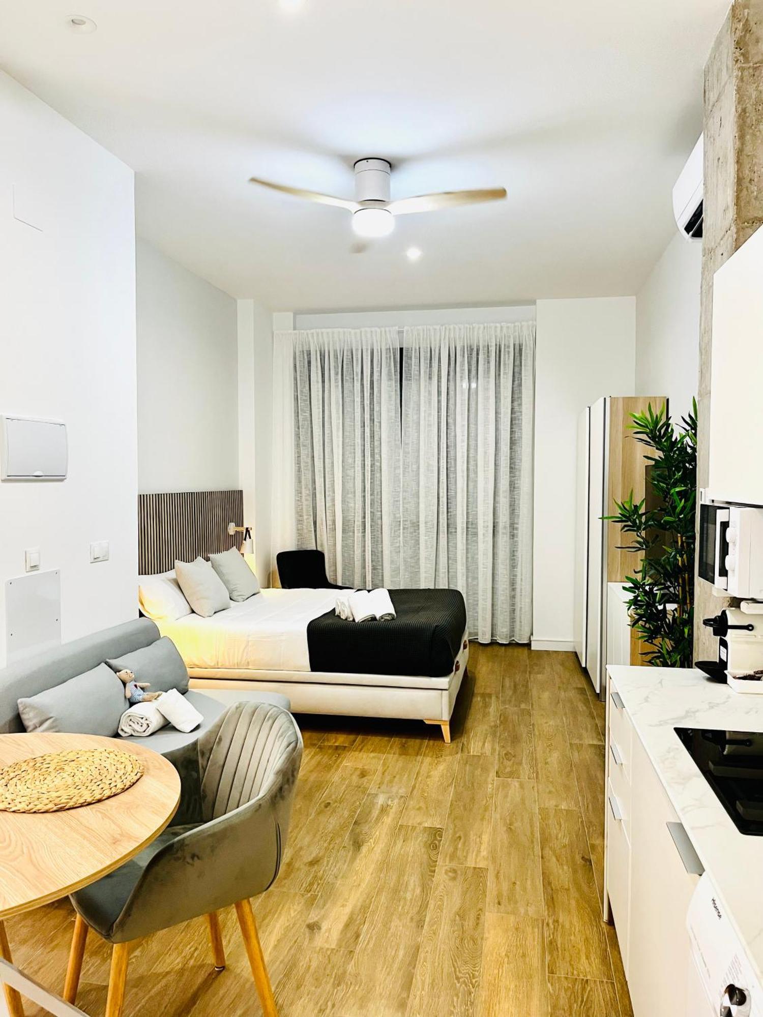 Travel Habitat Mediterranean Suites Βαλένθια Δωμάτιο φωτογραφία