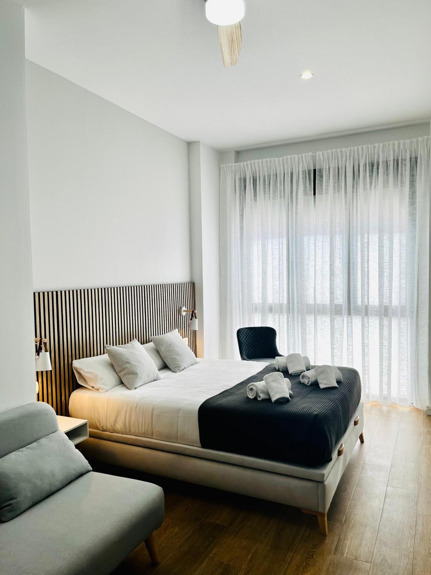 Travel Habitat Mediterranean Suites Βαλένθια Δωμάτιο φωτογραφία