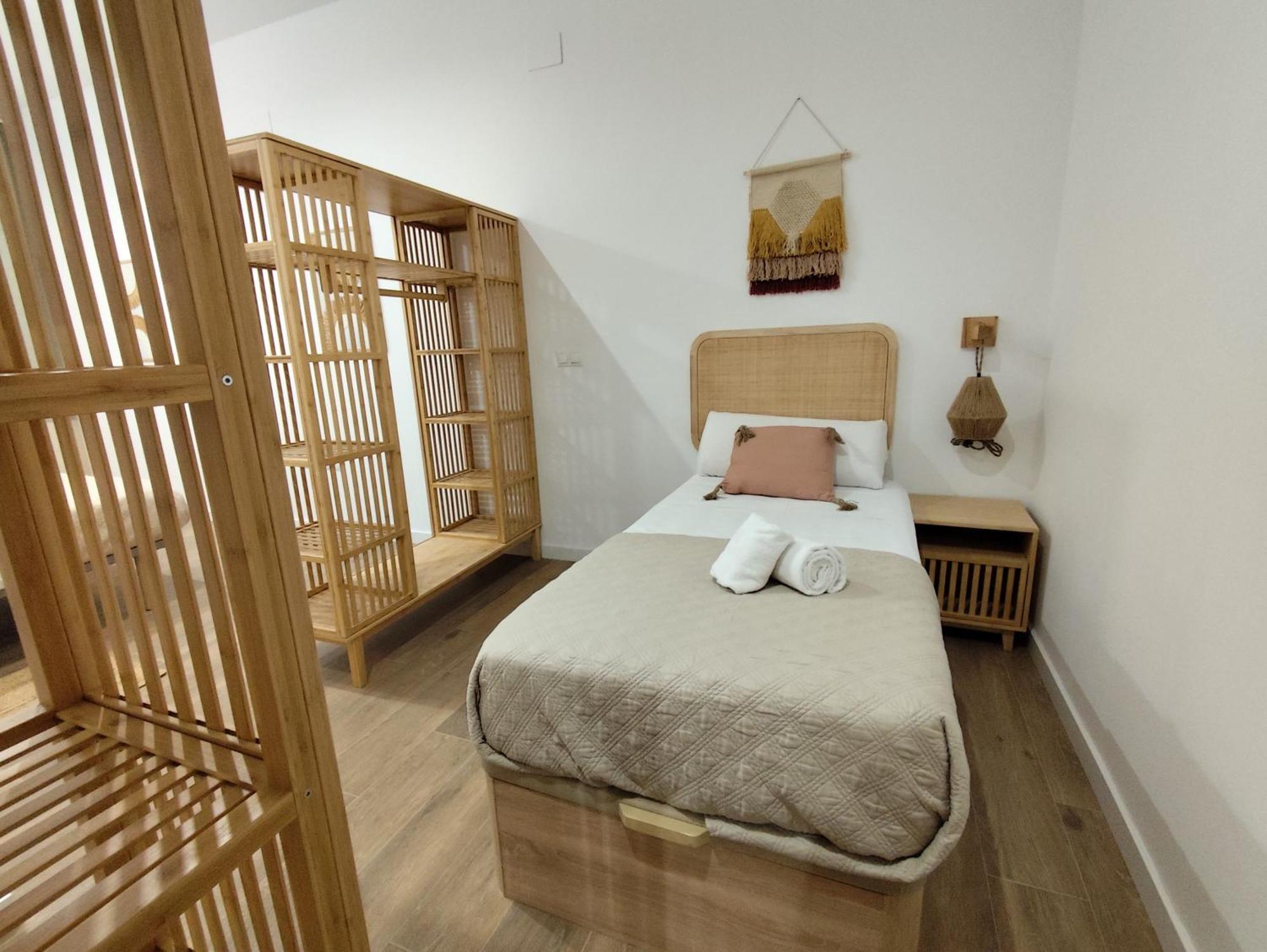 Travel Habitat Mediterranean Suites Βαλένθια Δωμάτιο φωτογραφία